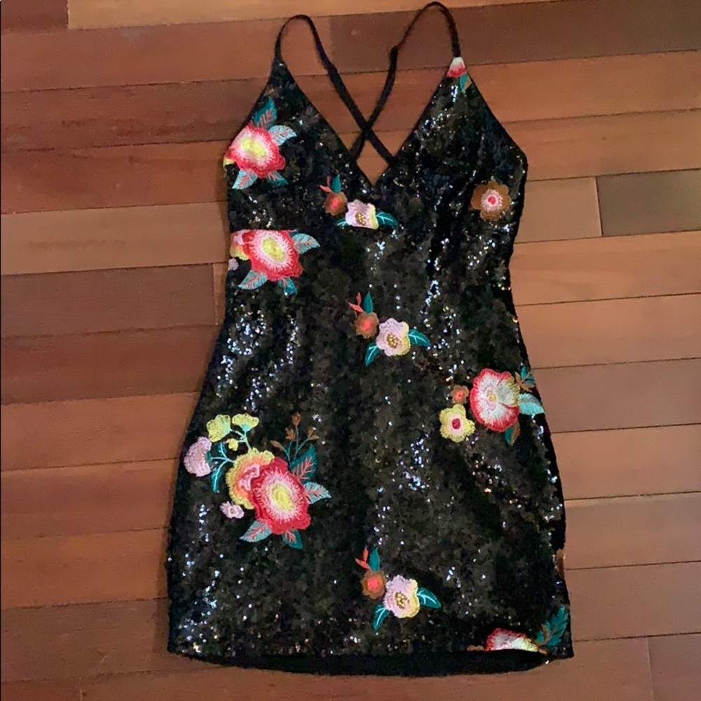 🆕 Black Sequined Dress